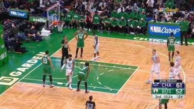 [Highlight] Mason Plumlee airballs free throw badly