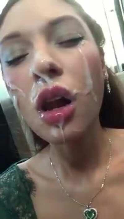 I'm a very messy cumslut 😉