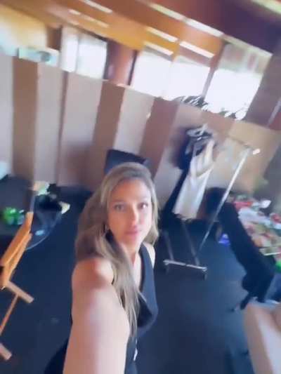 'a beautiful day on set with the icon herself Julianne Moore' - IG December 2025