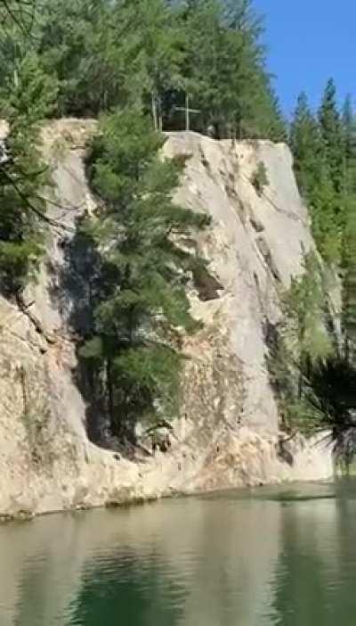 Two men dove into the water from 30m