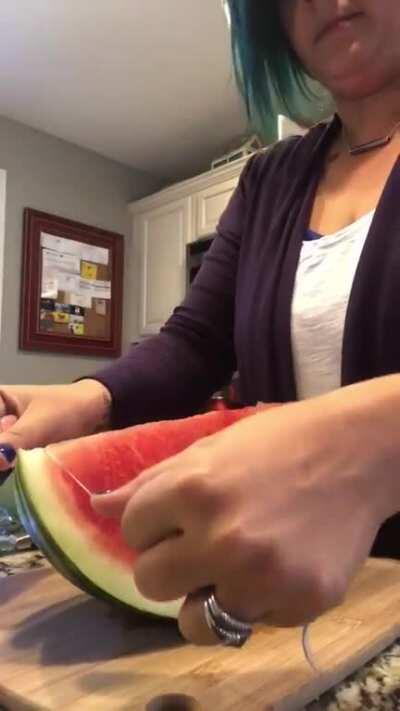 An easy way to slice watermelon- just be sure the floss isn’t minty!