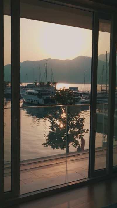 Traveling with FX30 + Sigma 18-50mm f2.8 gives you some stress free time to capture some nice shots.