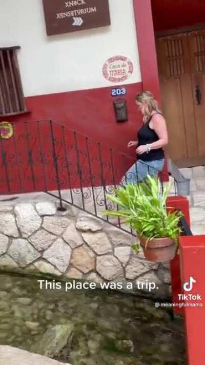 This whole place doesn’t make sense!! Who has an explanation!?