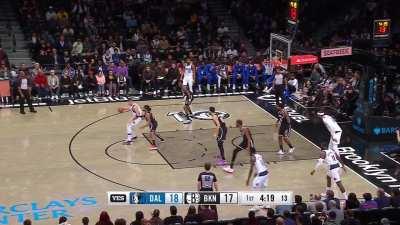 [Highlight] The Luka-Javale connection continues as Doncic whips a no-look pass to McGee for the dunk