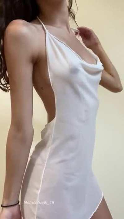 I love getting completely naked for strangers here😇