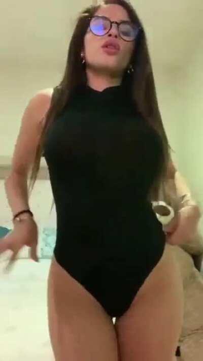 Yur Aular, quiero que se mueva así en mi pene 💯🥵🤤