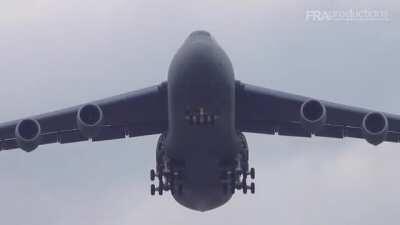 C5 Galaxy’s unusual gear sequence