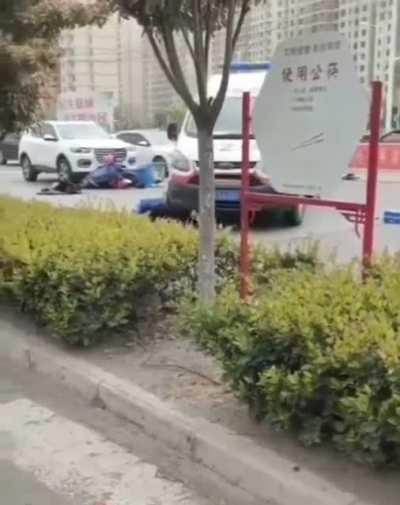 Are you sure his leg is broken…?