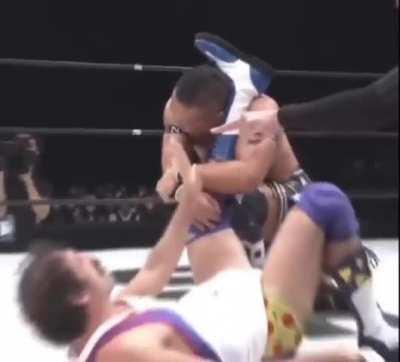 Si las luchas son falsas ¿Cómo explican esto?