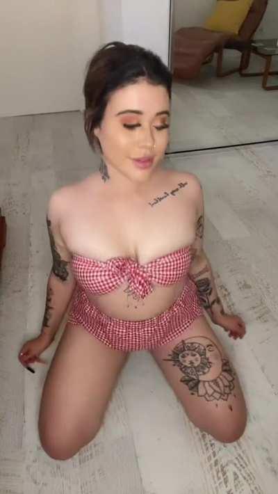 Did my big titties stop you from scrolling? 😈