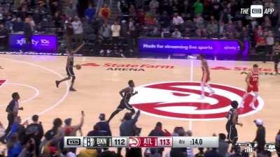 [Highlight] Trae Young hits the stepback three to give the Hawks the lead, but Mikal Bridges quickly follows it with a clutch jumper to put the Nets up 1