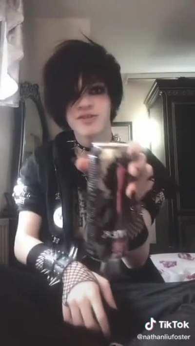 Emo girl, what's my text?