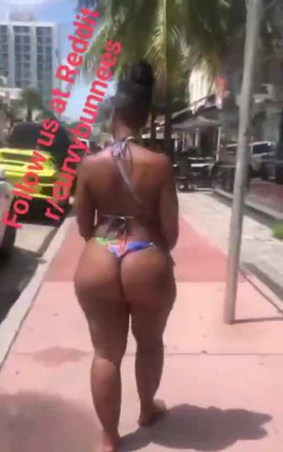 She got curves and thickness strolling all down South Beach. This goddess definitely applying pressure Model (TeeTee) in this clip