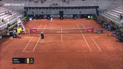 Benoit Paire fighting all the way to the end!