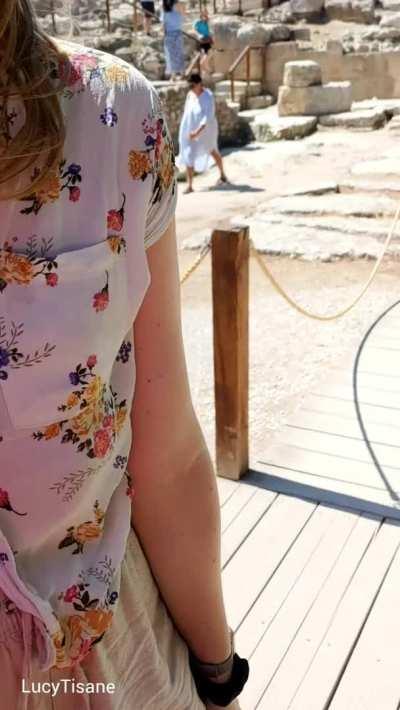 Flashing in Knossos. would recommend. [GIF]