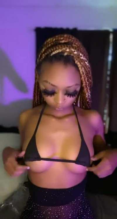 Add me on snap @prettygalggotti for more content