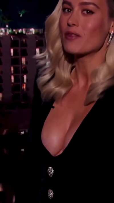 Brie and her iconically sexy black dress’ anniversary is coming soon! 🖤