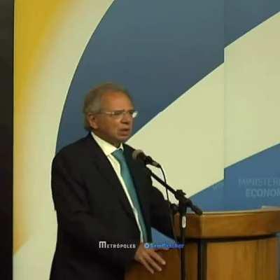 Tirando o fato surreal que o ministro da economia foi discutir investimento de futebol com gente passando fome aqui, quais times que vocês acham que vão ser escolhidos? Se isso for real, né.