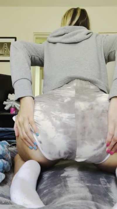 Add me on of summerbbtoes for more content 💨 💩