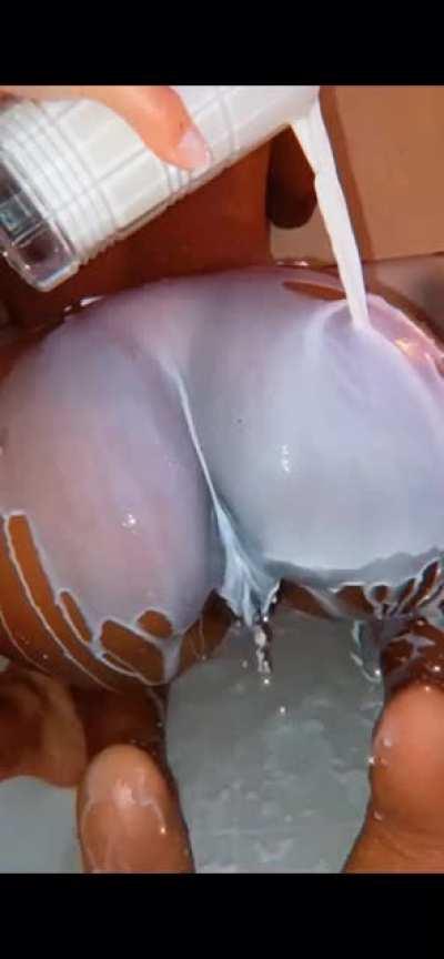 Milk and cookies 🥵