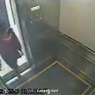 El aquí el porqué de mi insensibilidad, gracias dross