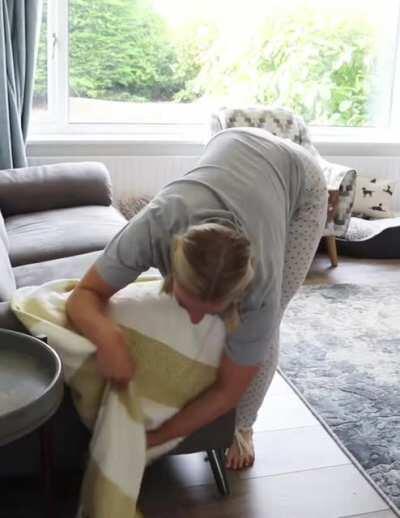 Carys Whittaker from James and Carys channel - Giving a good peek [gif]