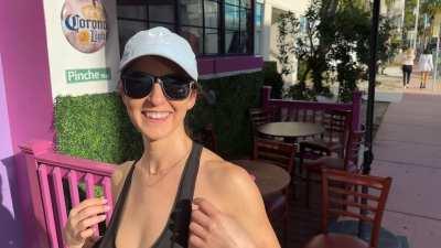 Who doesn't love natural bouncing titties?