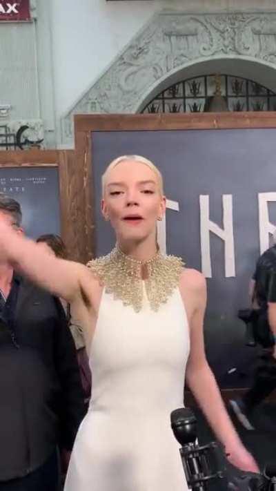 Anya greeting a fan named Cat