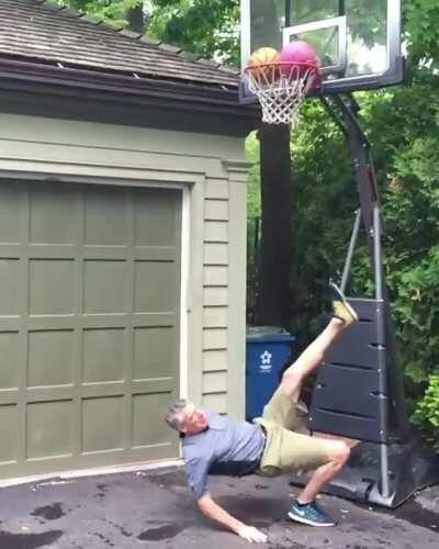 His face went from :D to D: real quick