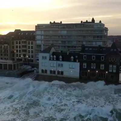 Saint-Malo Sea Wall!
