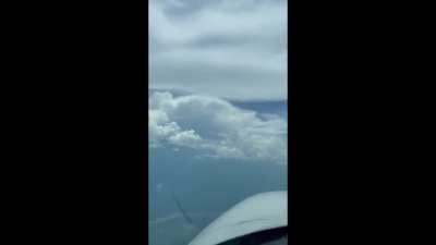 here is a collection of what I personally believe to be the most compelling footage of UFOs visiting this planet