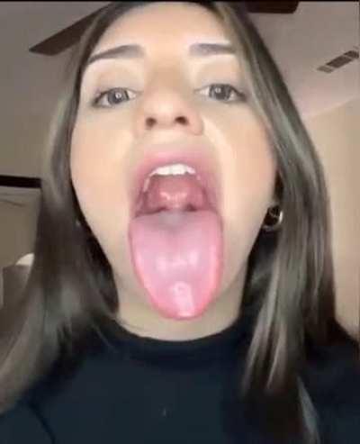 Anybody know who she is if so thanks in advance.