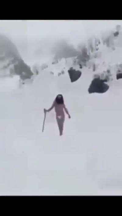 A Yogi Spotted by indian army meditating in snow at -40° c