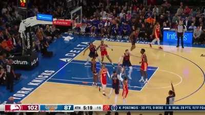 [Highlight] Trae gives Dejounte an open look 3. Part of Murray’s career high 36 point night.