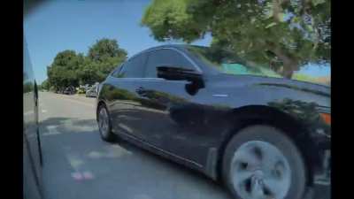 [Video] Bad drivers never miss their turn