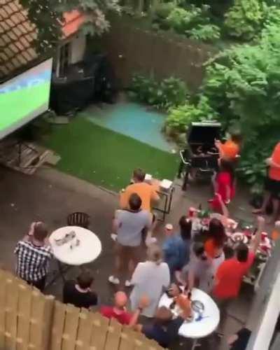 Dutch fans prank their neighbors who watched the broadcast with a delay