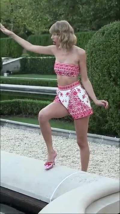 Taylor Swift - Blank Space BTS