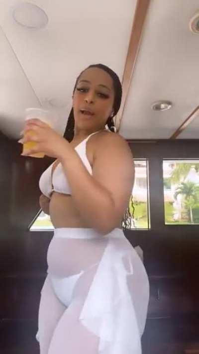 her big ass is beautiful