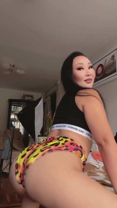 my ass is made for breeding (twerk)