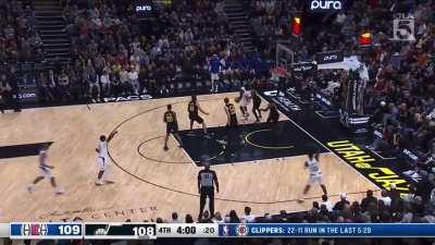 [Highlight] Kelly Olynk hits back to back threes to give the Jazz the lead again