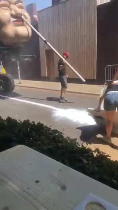 Deve ser trio mais animado