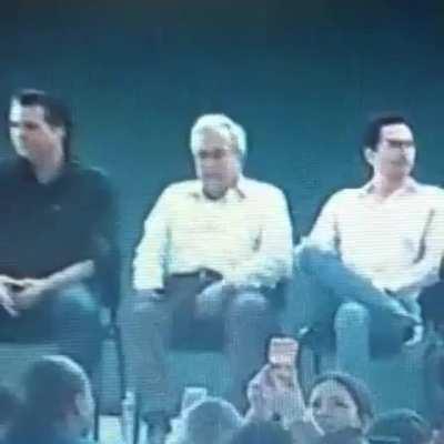 To sit with legs crossed