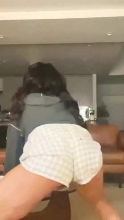 Liza Koshy's crazy dance moves (reupload)