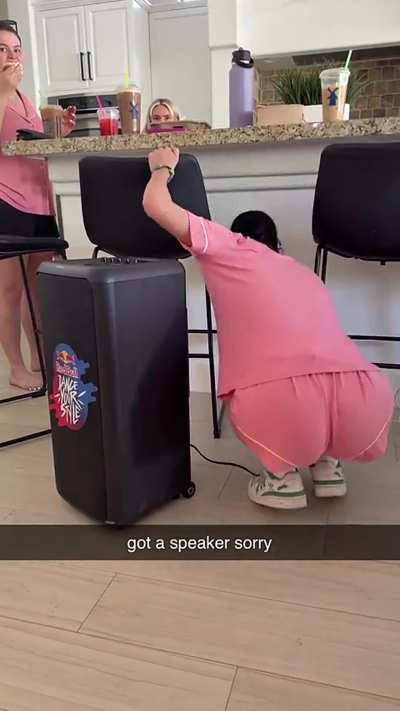 Charli's ass from Snap!! 🥵🥵