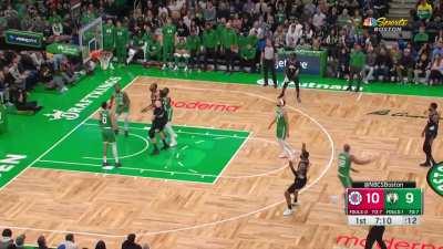 [Highlight] 6’3 Marcus Smart rejects 7’0 Ivica Zubac