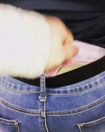 Public store wedgie 😳😳😳