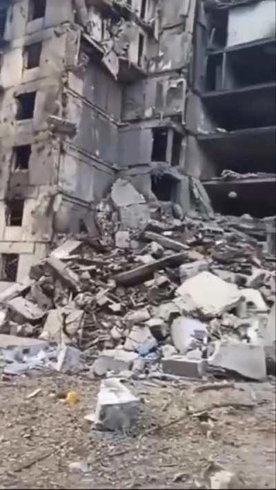 Torertsk in the Donetsk region is a next town Russians are aiming to occupy no matter what. But they know, before they're able to do it, they need to demolish it down to the ground 