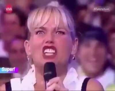 Uma mensagem da rainha com uma belíssima demonstração de emoção.