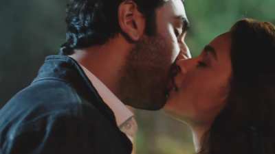 Alia Bhatt's cutest kiss