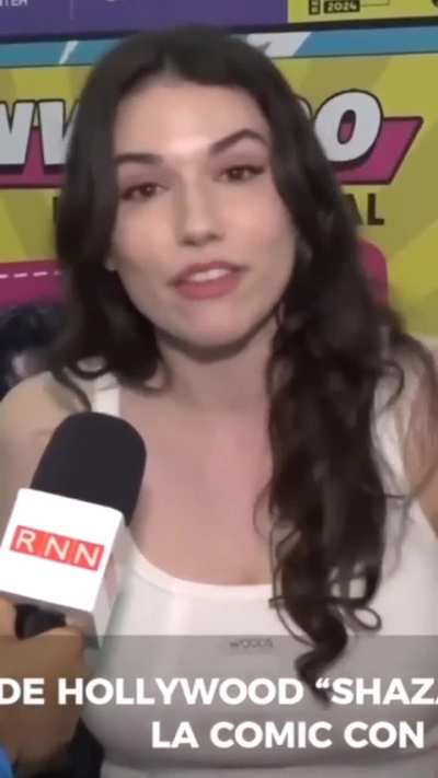 😍 Grace in Dominican Republic Comic con. IG Source: rnncanal27